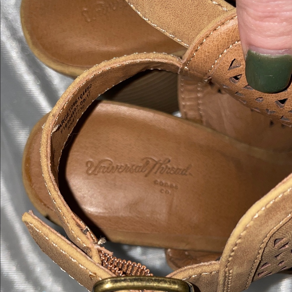 Universal Threads Brown Women's Sandals - Picture 2 of 6